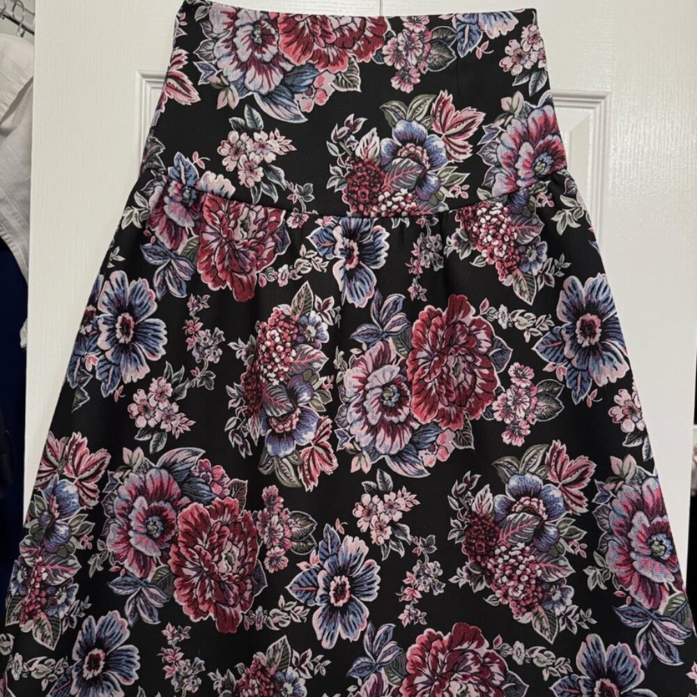 Zara Midi Skirt Size Medium Floral Design Excellent Condition